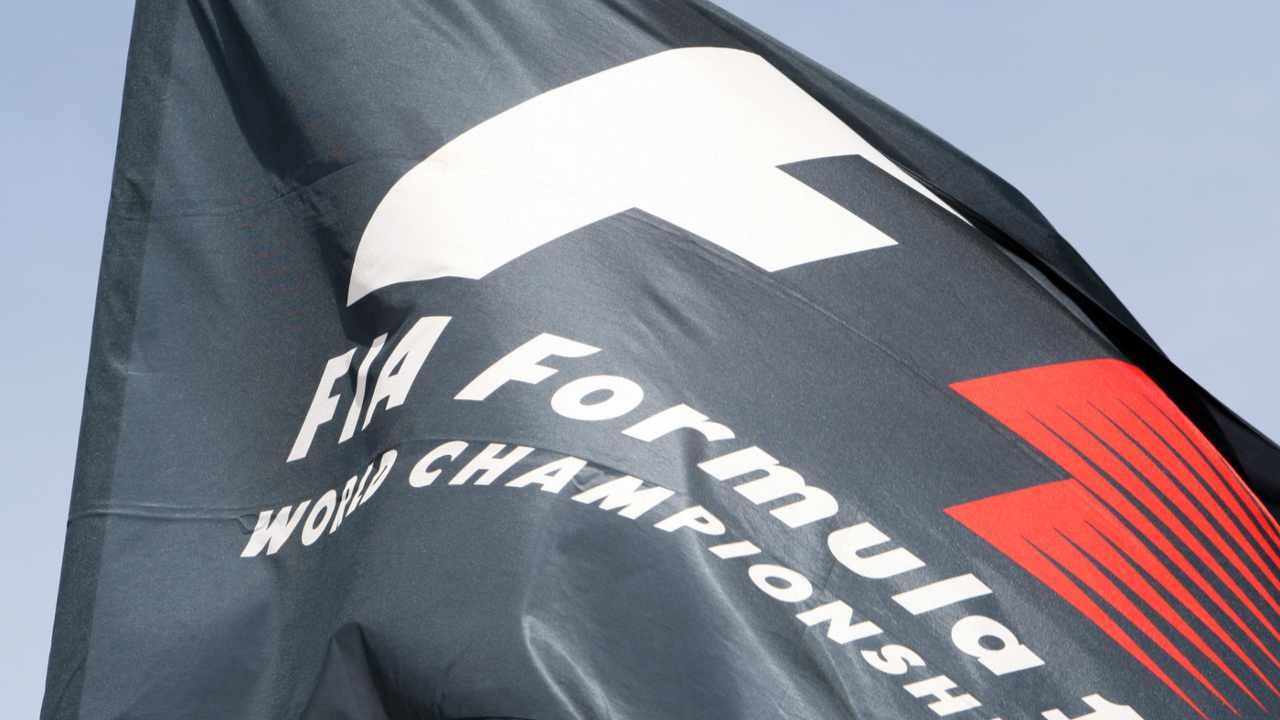 Saluta nazista sul podio