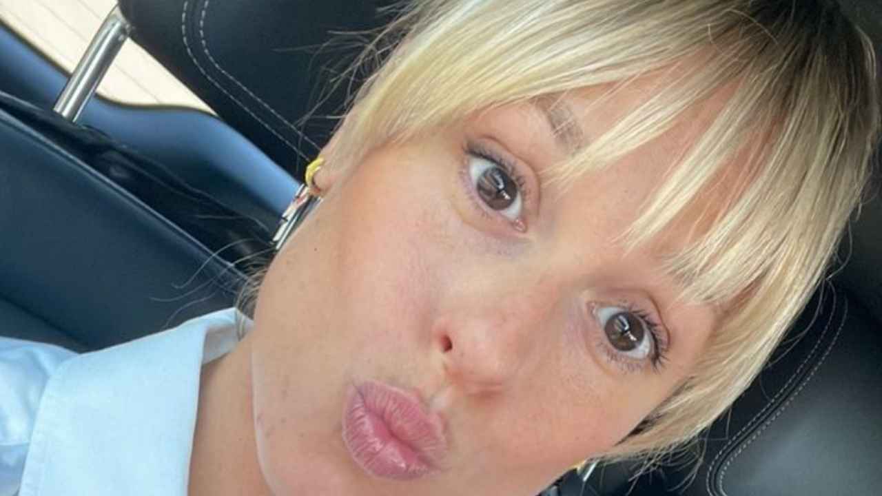 Federica Pellegrini, sotto l'abito c'è una sorpresa: anzi, due