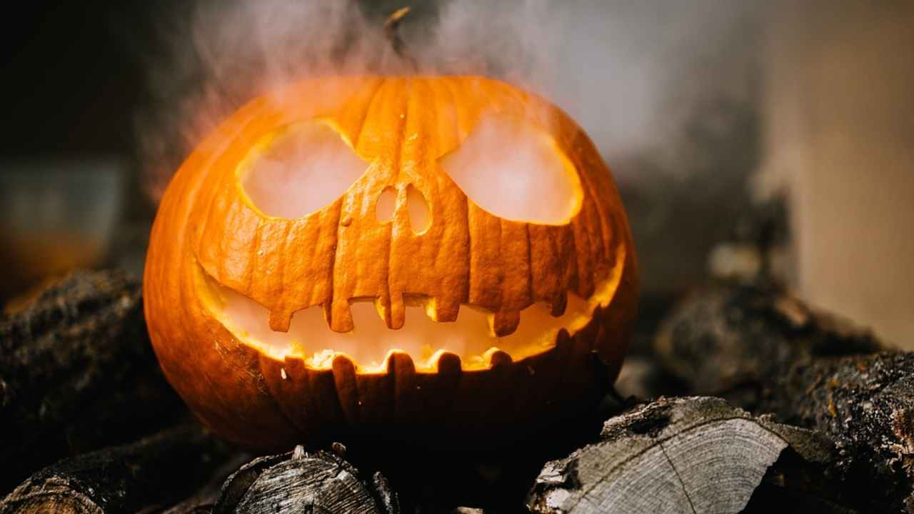 WhatsApp, le immagini più "spaventose" da inviare in chat ad Halloween