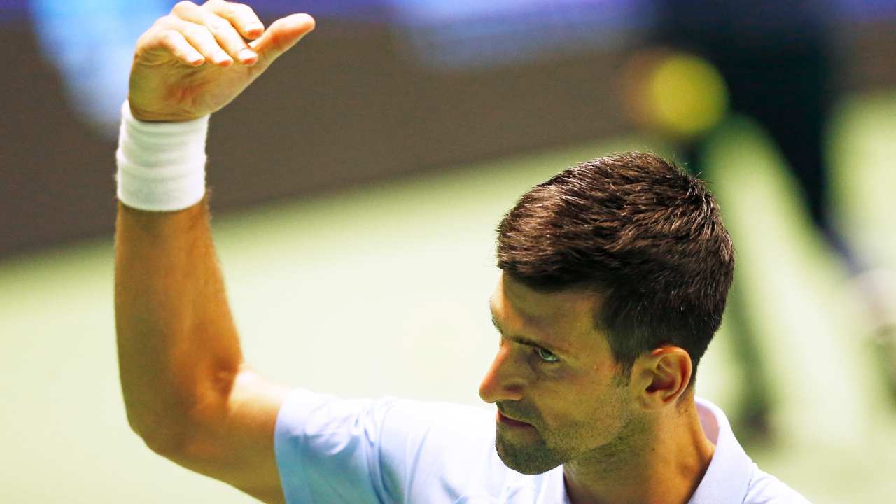 Djokovic al parco, il video è virale: parigini increduli