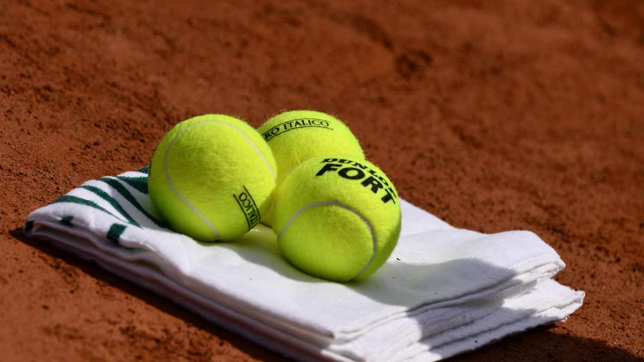 Tennis, caldo torrido in Florida: curve bollenti e foto da capogiro