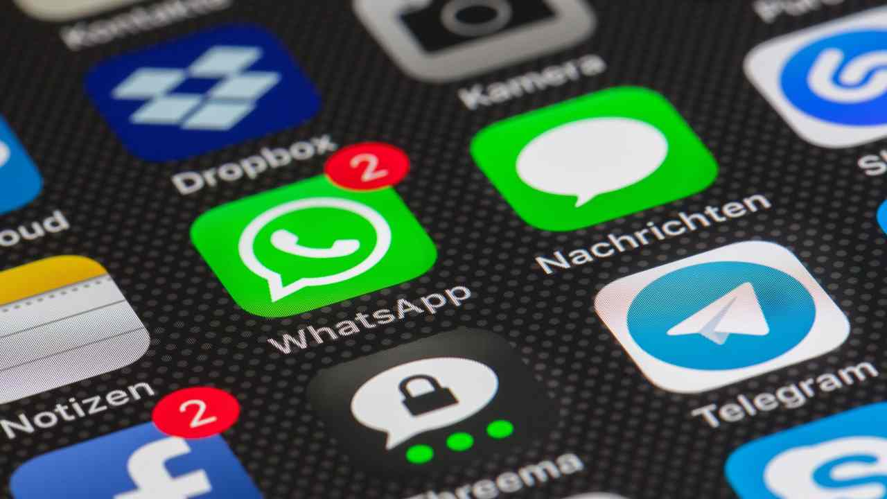 WhatsApp, l'idea va a "ruba": sorpasso inaspettato del rivale