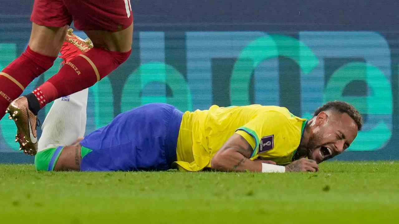 TV PLAY | Assicurazioni calciatori: "Infortunio Neymar? C'è da pagare..."