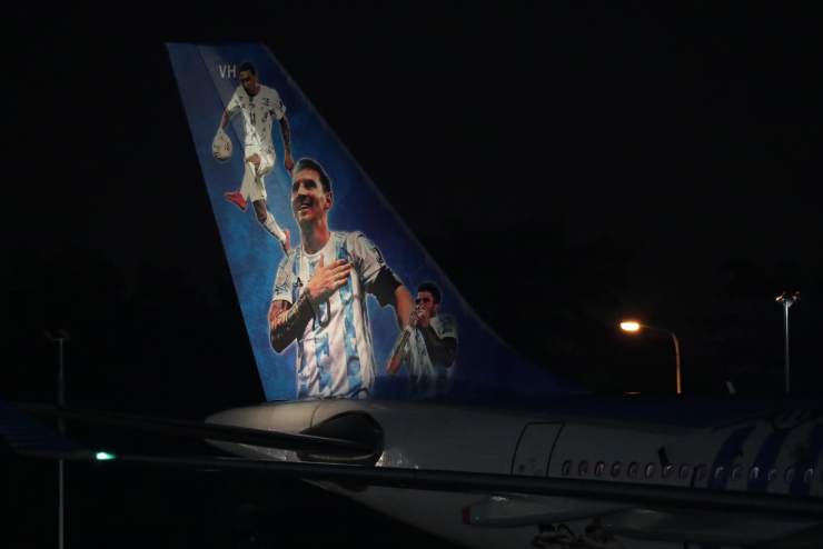 Messi e Paredes, dramma sfiorato durante la festa dell’Argentina sul bus