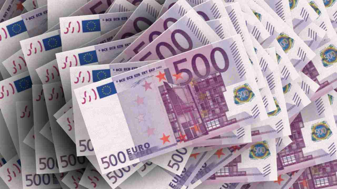 Il bonus sparisce ma arriva la carta: 500 euro a chi possiede questi requisiti