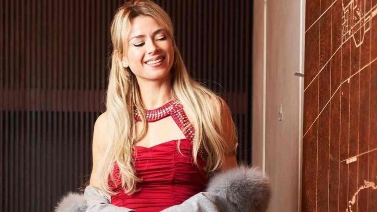 Camila Giorgi, la gonna non va più di moda: solo slip e tacchi alti