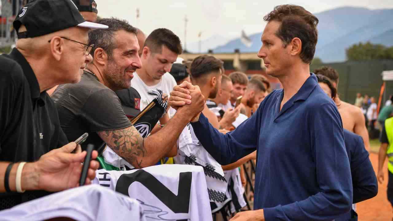 Marotta, è derby d'Italia: battaglia social tra tifosi di Juventus e Inter