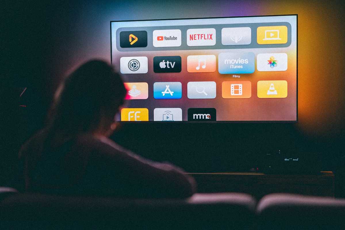 Netflix, condividere si può ma costa di più: le nuove tariffe