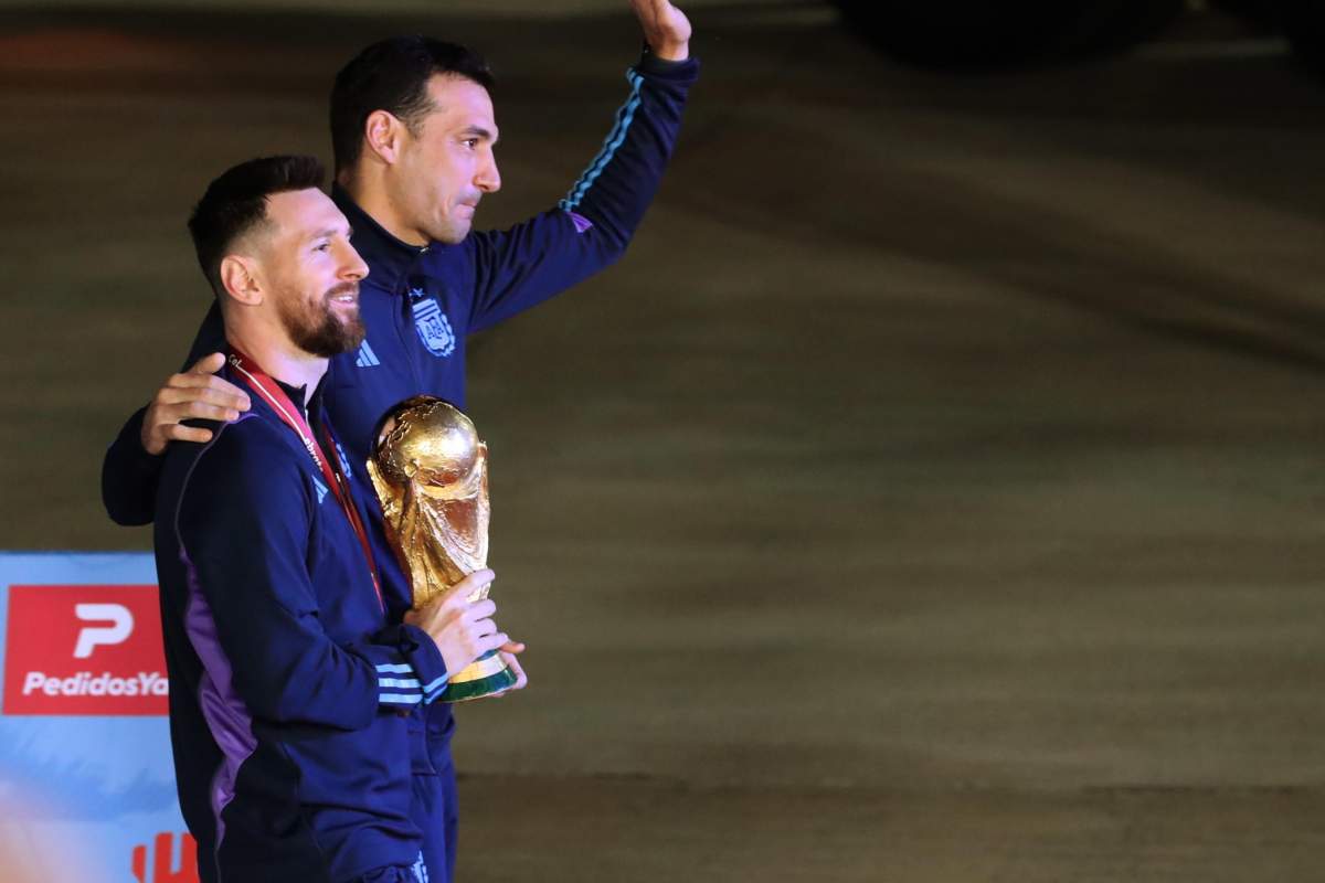Messi e Paredes, dramma sfiorato durante la festa dell’Argentina sul bus