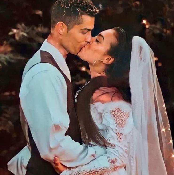 Cristiano Ronaldo e Georgina Rodriguez hanno detto sì: la foto è già virale