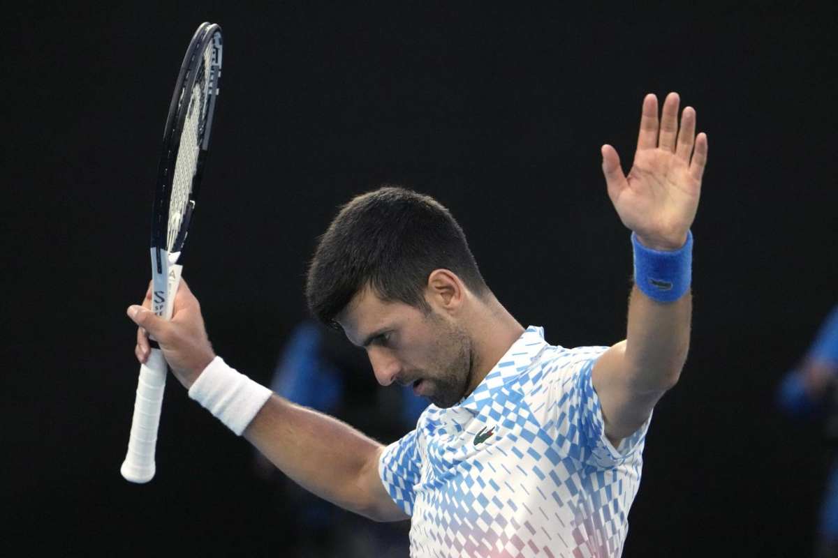Australian Open, furia Djokovic contro un tifoso - VIDEO