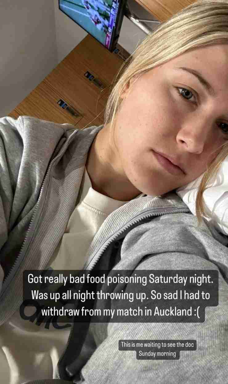 Tennis, questa non ci voleva: cenone con intossicazione alimentare | Annuncio ufficiale