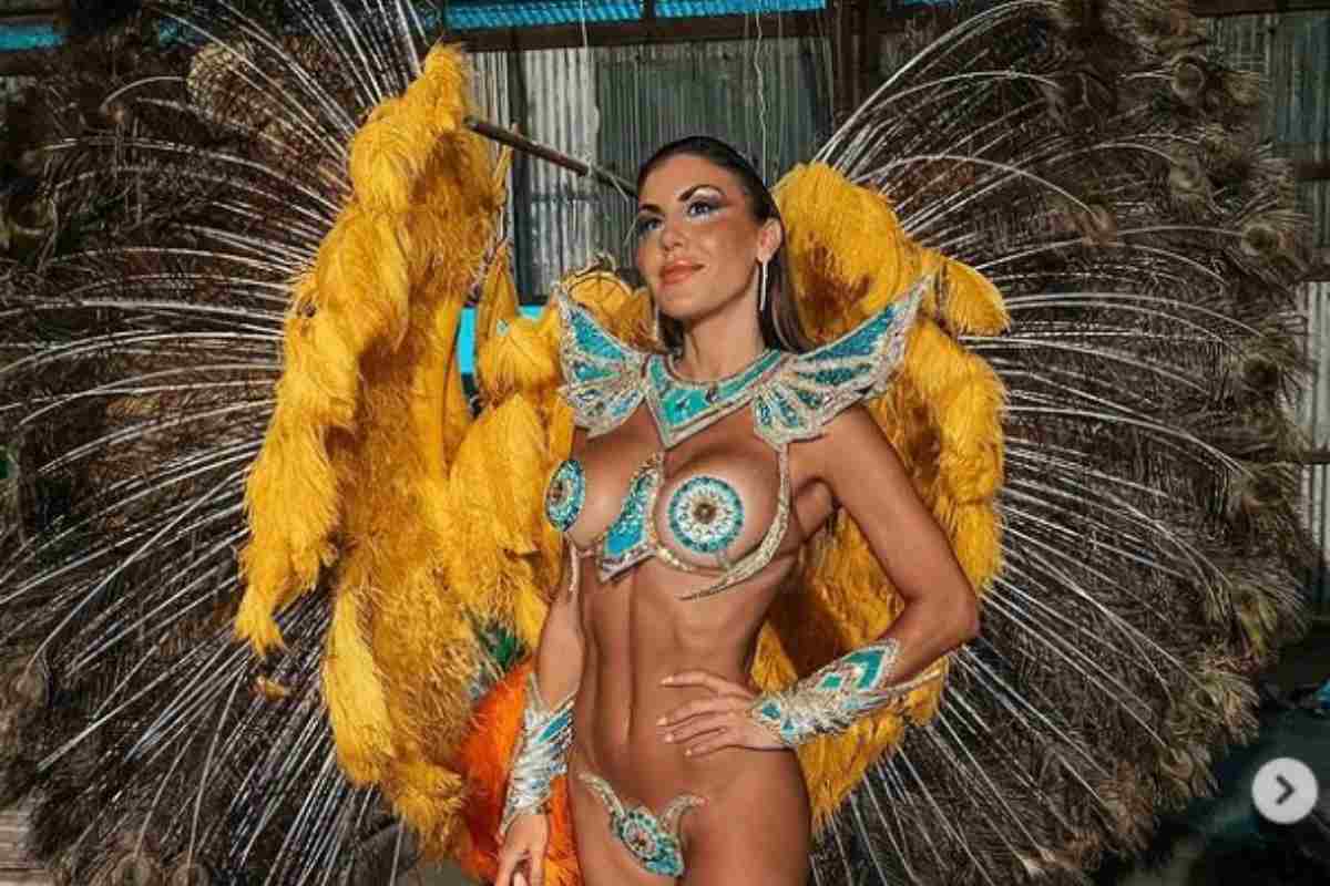 Wanda Nara scansati, il Carnevale hot della wag argentina Muri Lopez