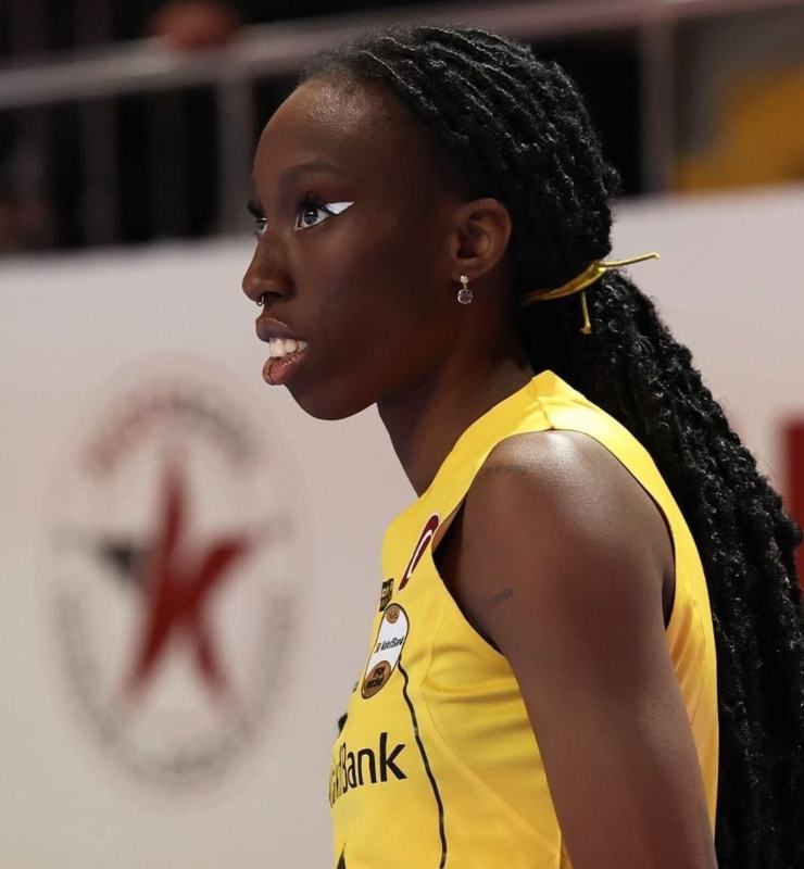 Federica Pellegrini e l'avvertimento a Paola Egonu: "Oneri e onori"