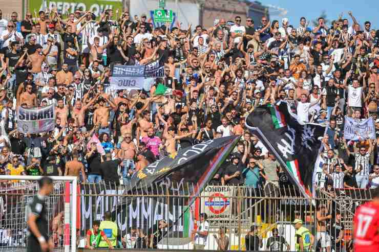 Serie A nel baratro, i tifosi della Juventus inguaiano DAZN