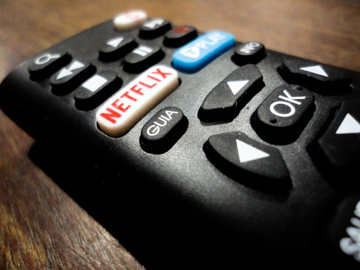 Netflix, stop alle condivisioni o forse no: il colosso ritratta