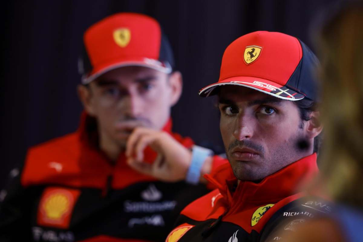 Ferrari, in Arabia Saudita è già un disastro: Sainz e Leclerc fuori dal podio