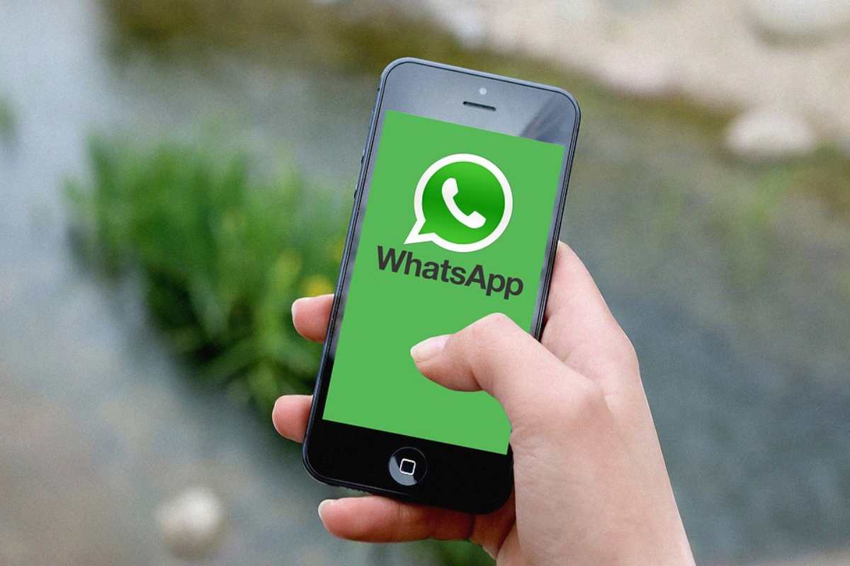 WhatsApp chiude col passato | Mai più swipe: cambia tutto