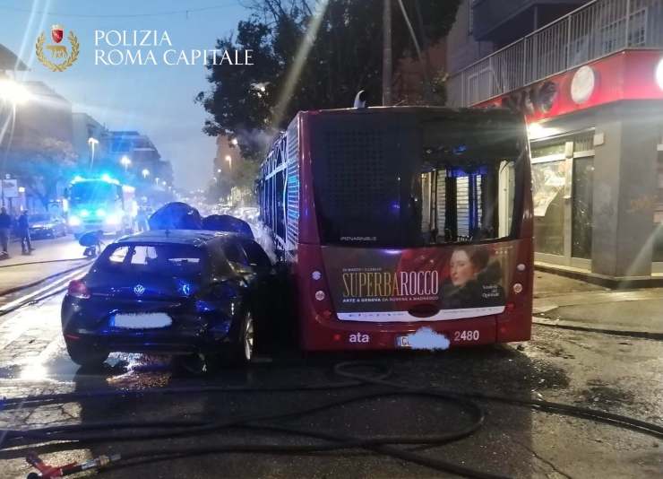 Gratta e Vinci prima, cornetto poi: a Roma gli autisti dei bus ne fanno di tutti i colori