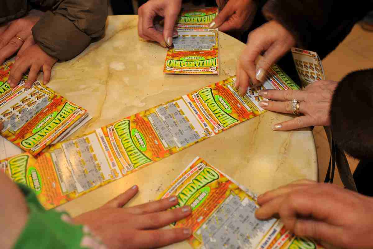 Gratta e vinci, il kebab fa una brutta fine: la spesa finisce in lacrime