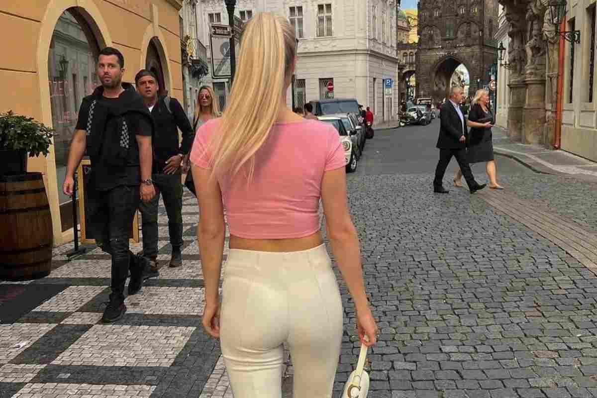 Tennis, il pizzo è un jolly: ha vinto lei | Quelle sensualissime trasparenze