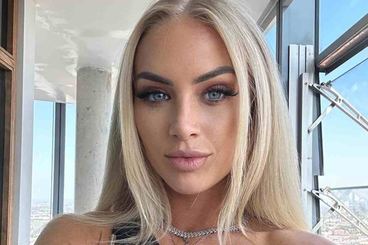 Alisha Lehmann, il bagno più "caldo" dell'anno: coppia da capogiro