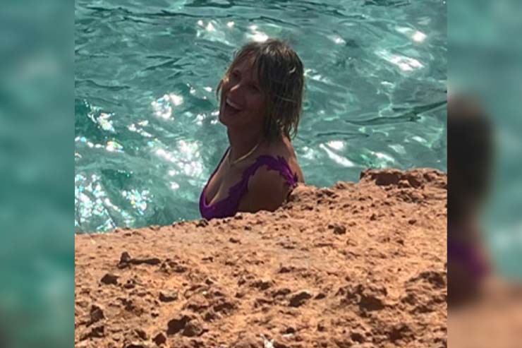 Federica Pellegrini, foto a sorpresa al mare: non se l'aspettava
