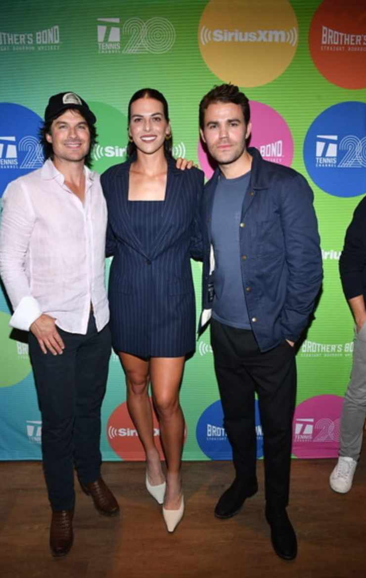 Ajla Tomljanovic fa colpo sulle star di Hollywood: bollicine e minigonna