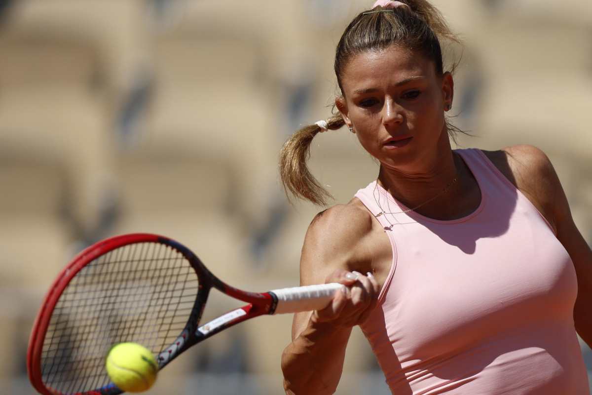 Camila Giorgi non pervenuta: tempo scaduto, allarme rosso