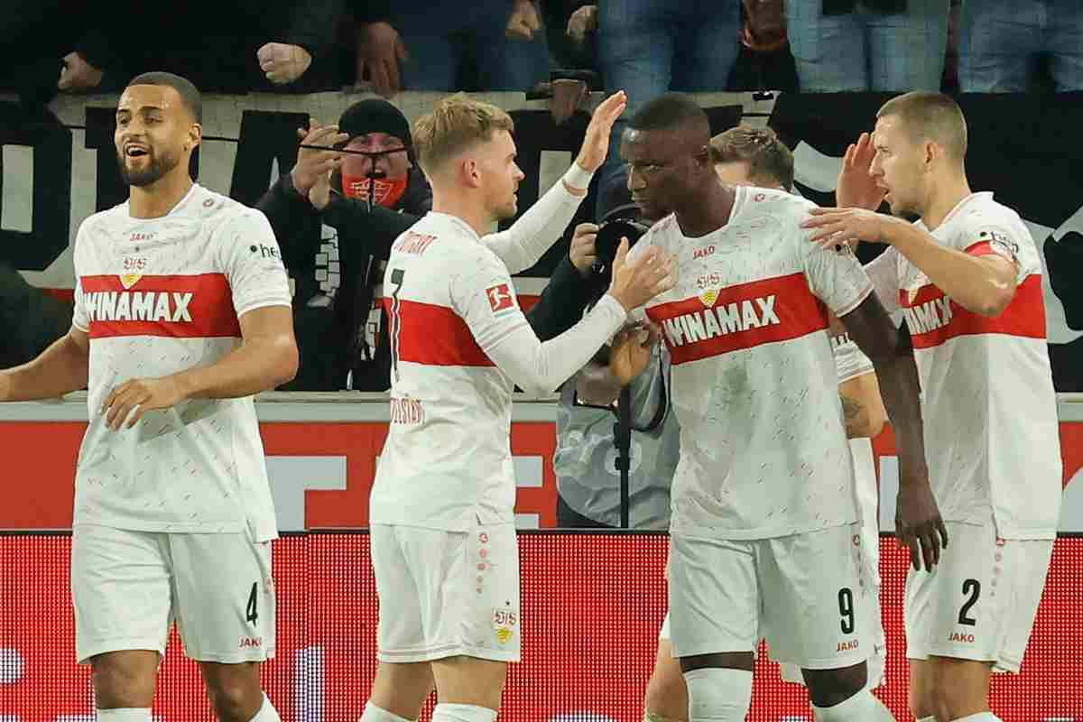 Tazza Da Caffè Stoccarda Europapokal – Rosso Con Skyline E Scritta “Stuttgart International” – Per Tifosi Della Curva Cannstatter