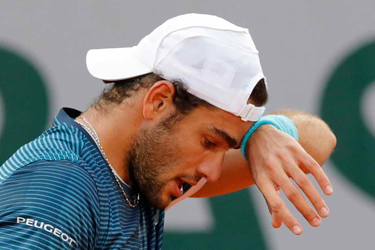 Berrettini, un guaio tira l'altro: Sinner gliel'ha portato via