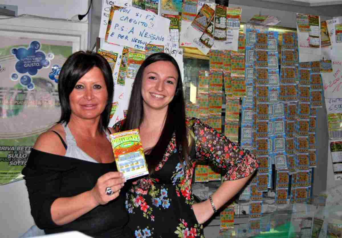 Gratta e Vinci, tripla vincita da record: 700mila euro