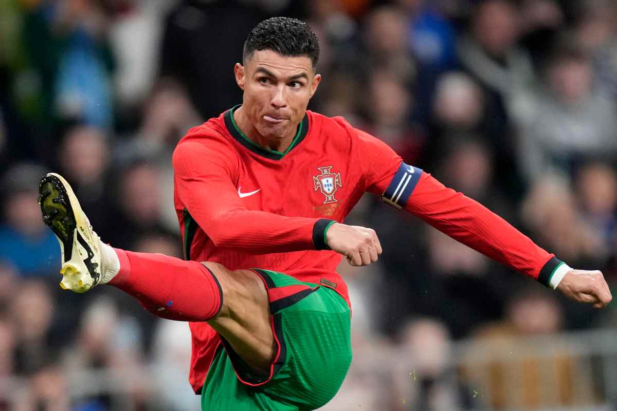 CR7, senti come ruggisce: la nuova Ferrari costa quanto una villa di lusso