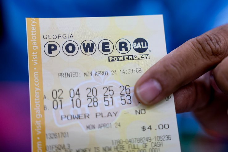 Lotto, tre numeri piccoli per una grande vincita