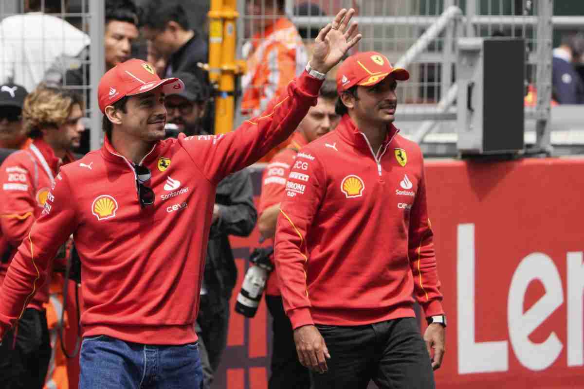 Rivelazione a sorpresa su Sainz e Leclerc: lo fanno ogni due GP