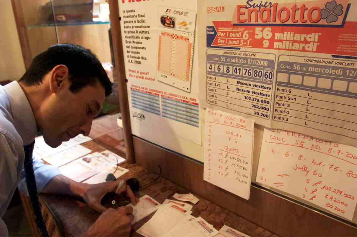 Lotto, bastano cinque euro per vincerne cinquantamila