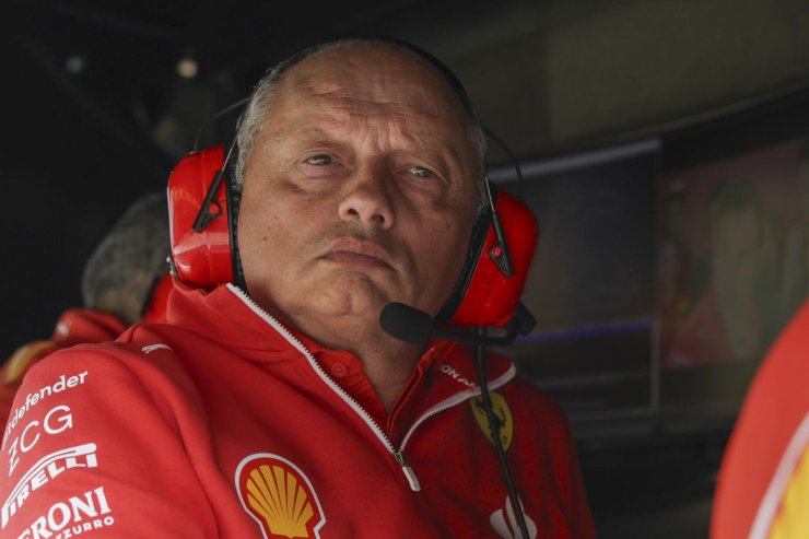 Penalizzato Charles Leclerc, tifosi della Ferrari senza parole