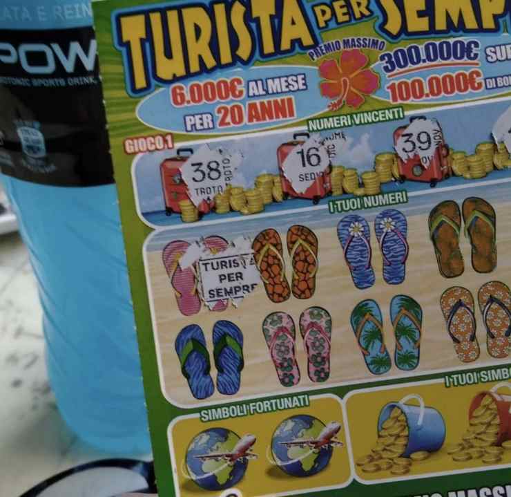 Gratta e vinci, è matematico: per svoltare ne bastano due