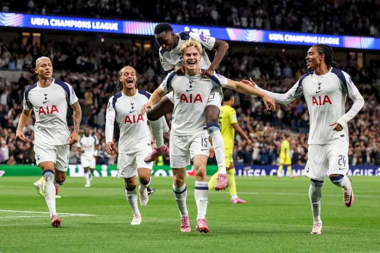 I giocatori del Tottenham in festa
