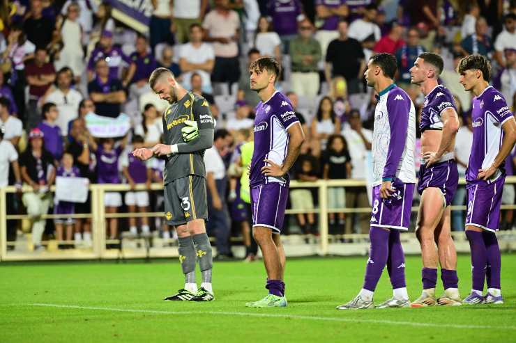 I giocatori viola sconsolati a fine gara