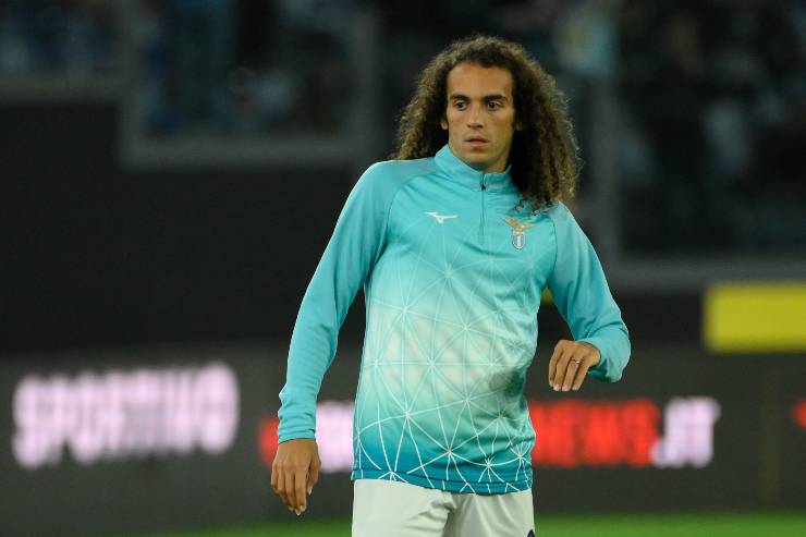 Guendouzi durante la fase di riscaldamento