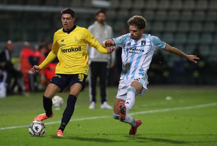 Franzoni prova ad entrare in scivolata