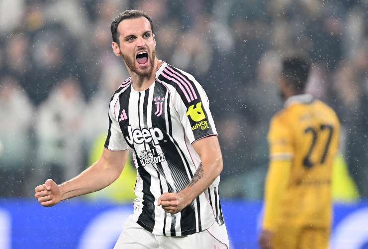 Federico Gatti esulta dopo il gol