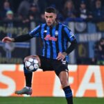 Scamacca stoppa un pallone