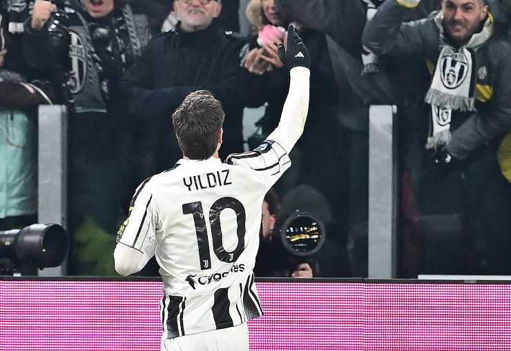 Yildiz festeggia con i tifosi