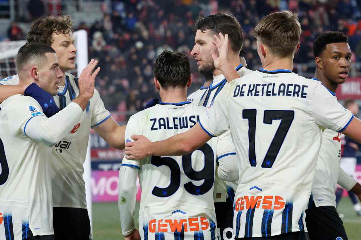 L'esultanza dei calciatori dell'Atalanta dopo il gol