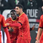 Banda esulta con il resto dei suoi compagni