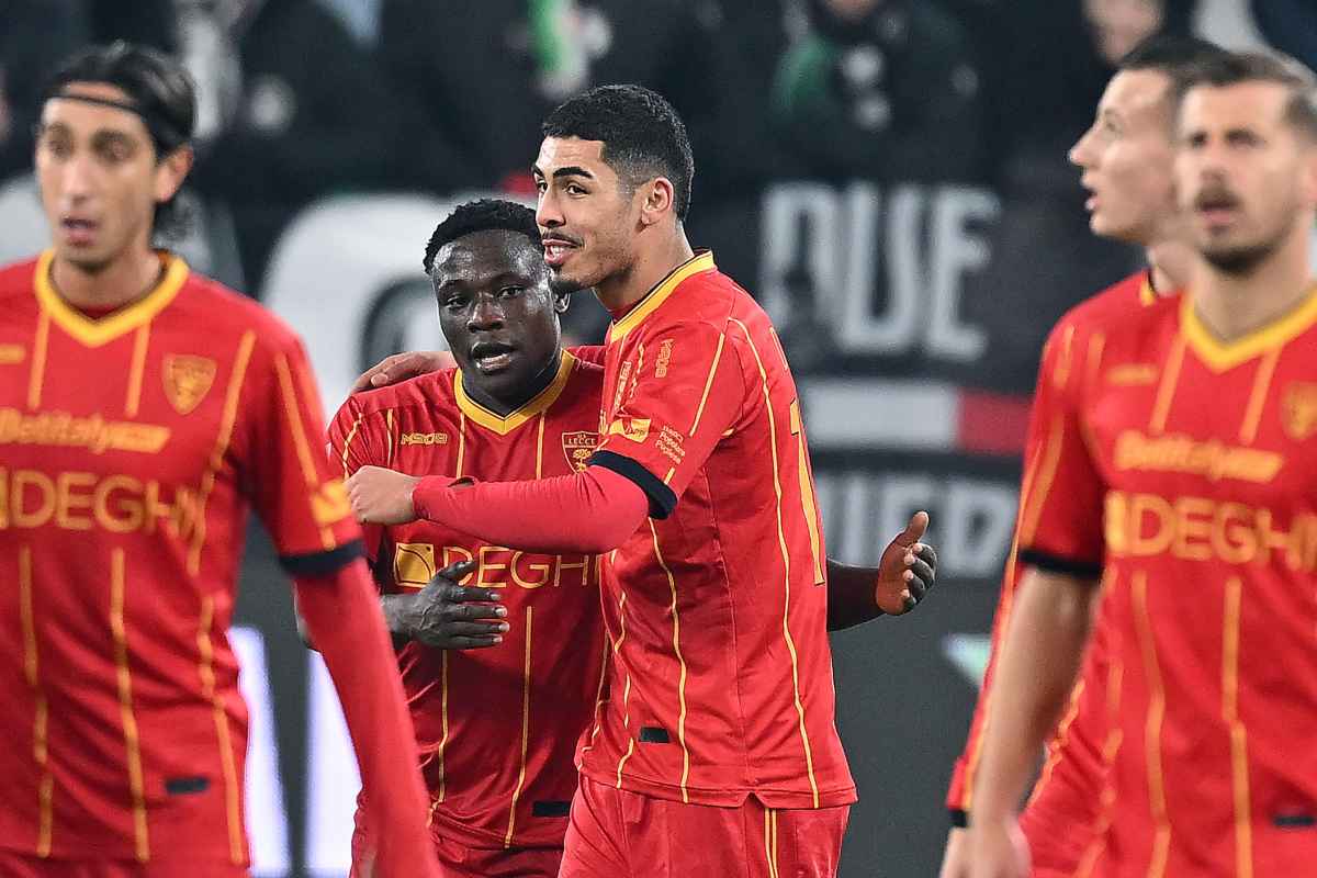 Banda esulta con il resto dei suoi compagni