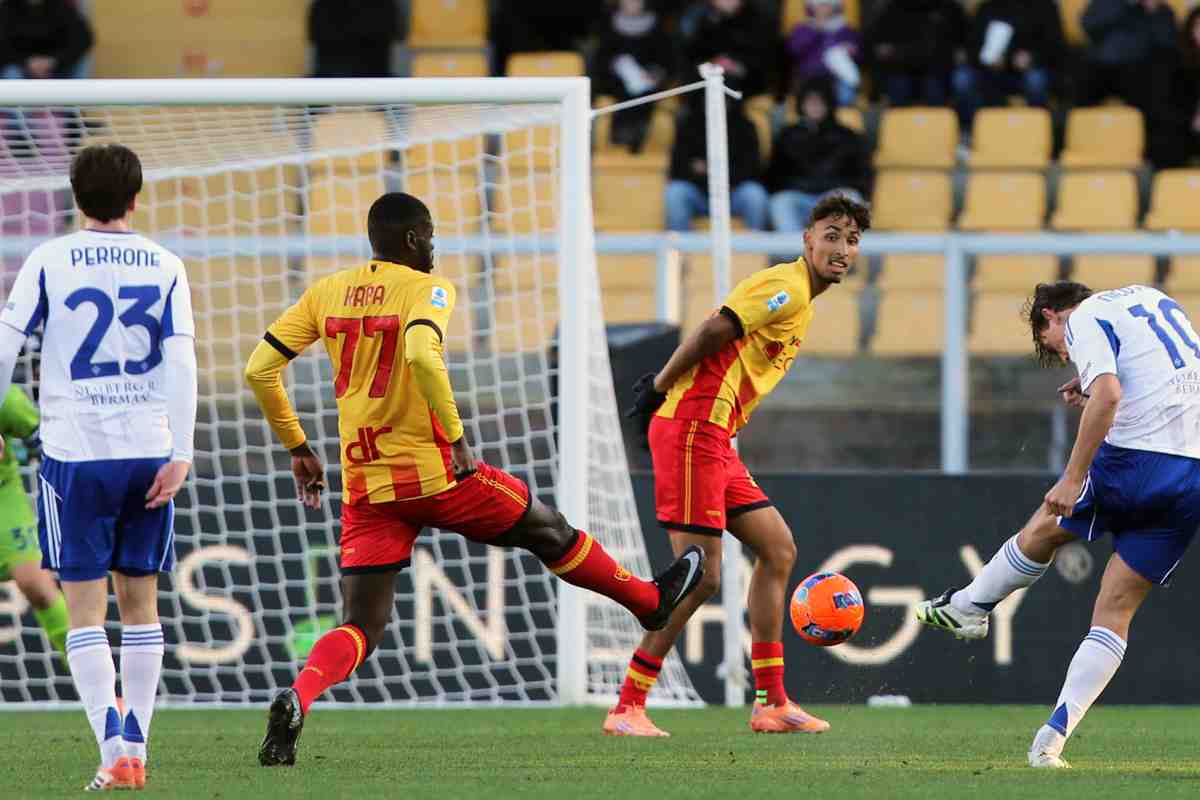 Nico Paz scocca una conclusione dai 25 metri