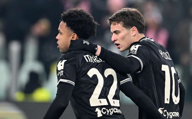 McKennie e Yildiz dopo la rete al Cagliari